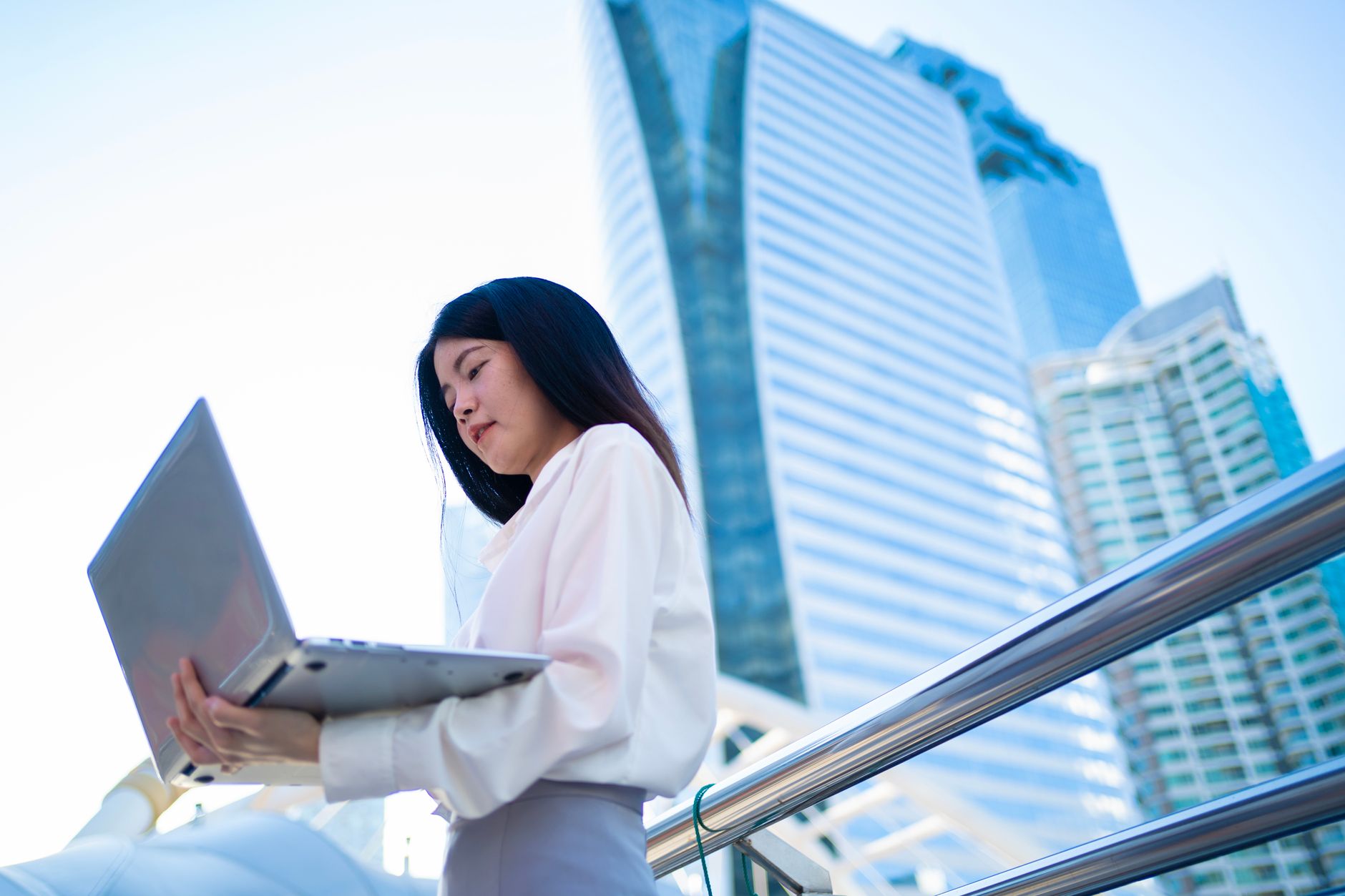 How Freelance IT Engineers Earn $6,000–$12,000/Month in Asia